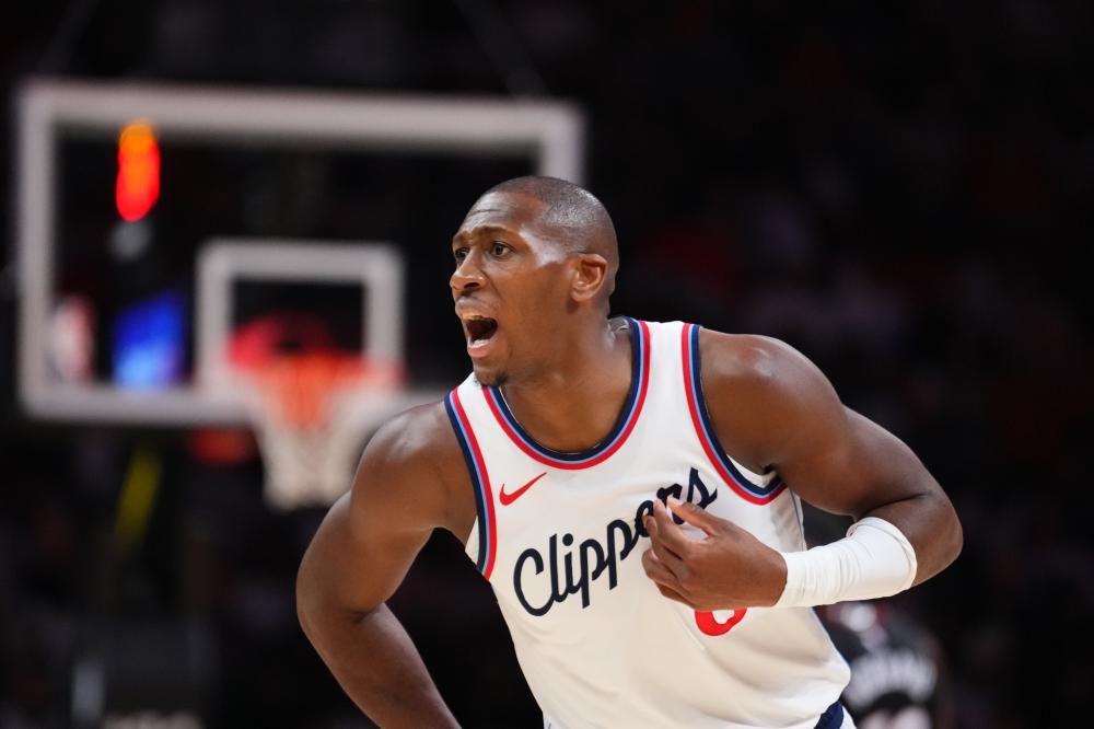 场上大放异 场上大放异